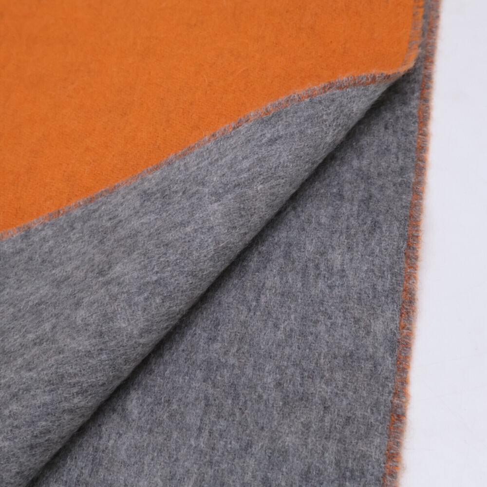 HERMES Gray Scarf - Picture 5 of 7